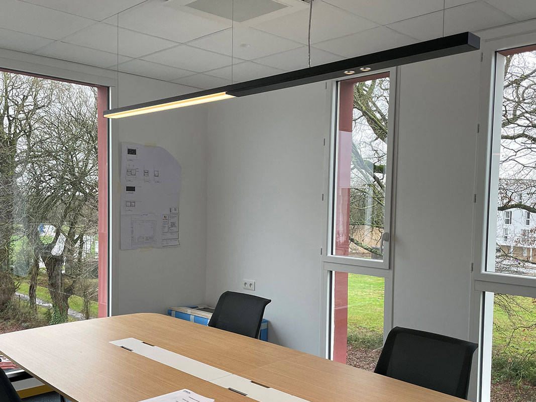 CHARTRES-WAVETEL Bureaux Lustrelec Electricite Rennes Bruz